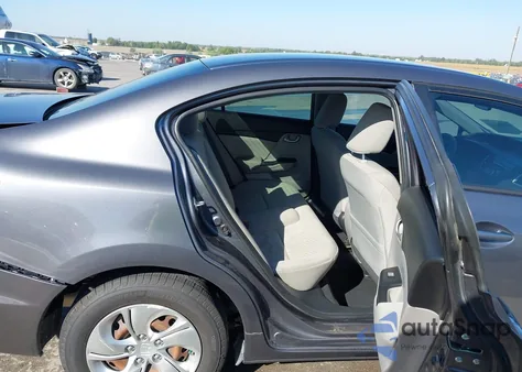 2015 Honda Civic Lx z USA, uszkodzony, nr VIN 2HGFB2F57FH559585